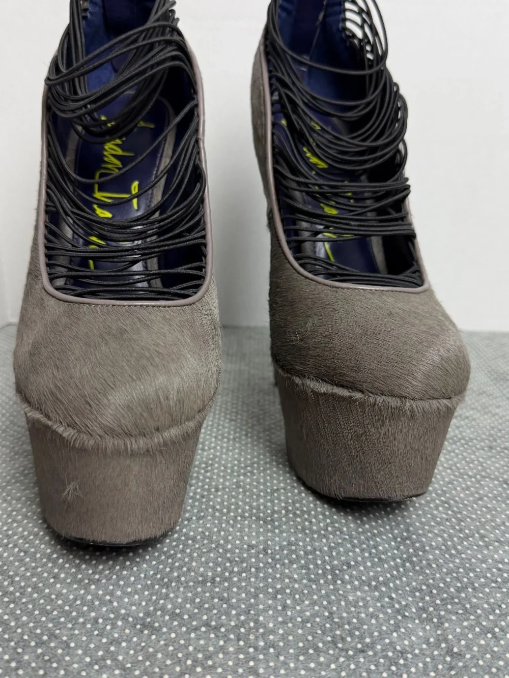 London Trash Gray Pony Hair Platform Lace-Up Heels Pumps Women's Size 8